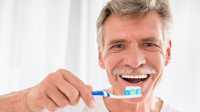 Održavanje all on 4 implantata - Manutenzione di impianti dentali All on 4